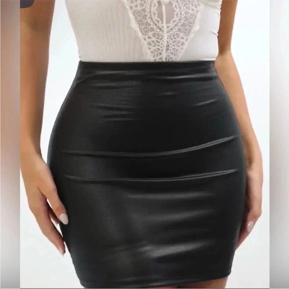 NWT Popilush black mini skirt - Picture 2 of 11